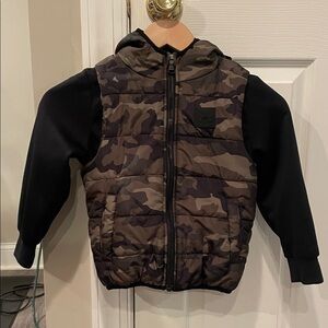 Under Armour Kids Camo Puffer Jacket with Black Sleeves
